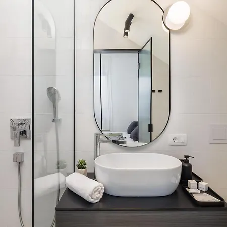 Stunning Home In Okrug Gornji