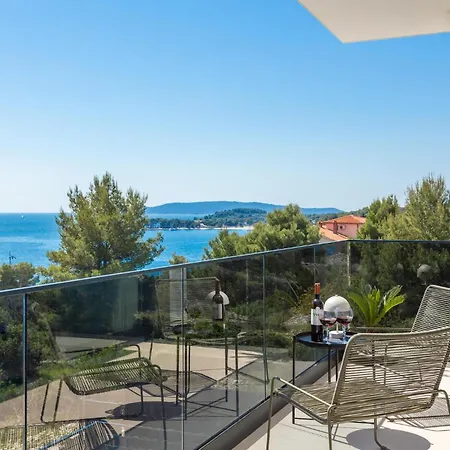 Stunning Home In Okrug Gornji Casa vacanze