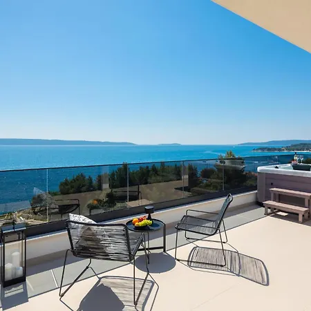 Stunning Home In Okrug Gornji Casa vacanze