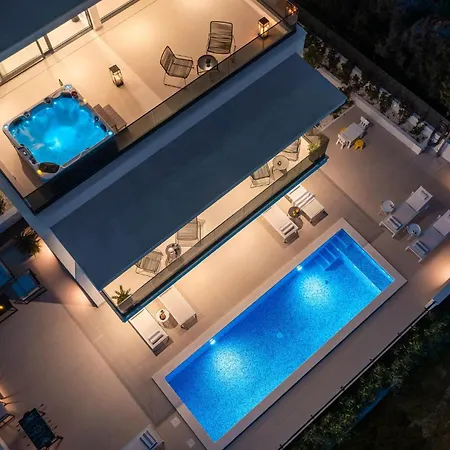 Casa vacanze Stunning Home In Okrug Gornji *